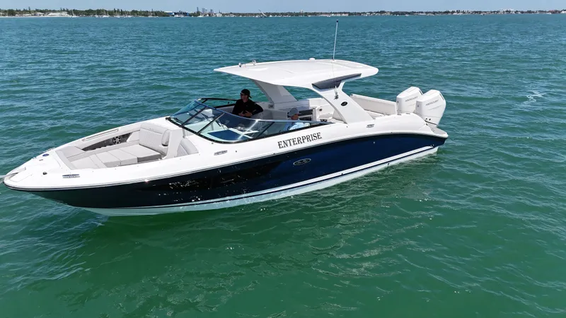 Slide: The Image of Sea Ray SLX 350 Outboard 2024 - 11