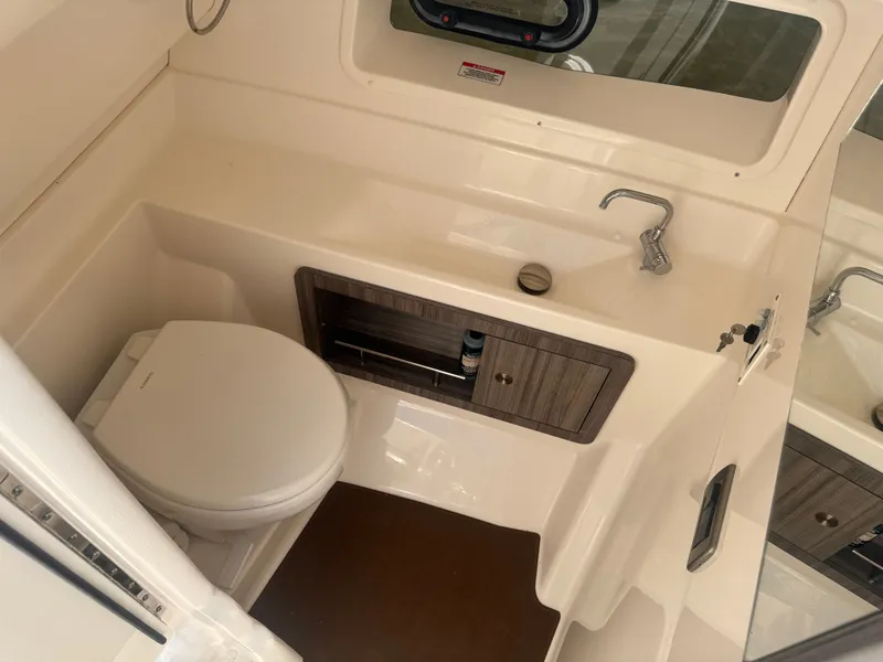 Slide: The Image of Sea Ray SLX 350 Outboard 2024 - 12