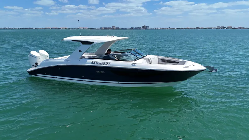 Slide: The Image of Sea Ray SLX 350 Outboard 2024 - 3