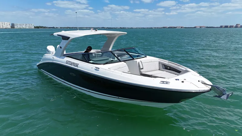 Slide: The Image of Sea Ray SLX 350 Outboard 2024 - 5