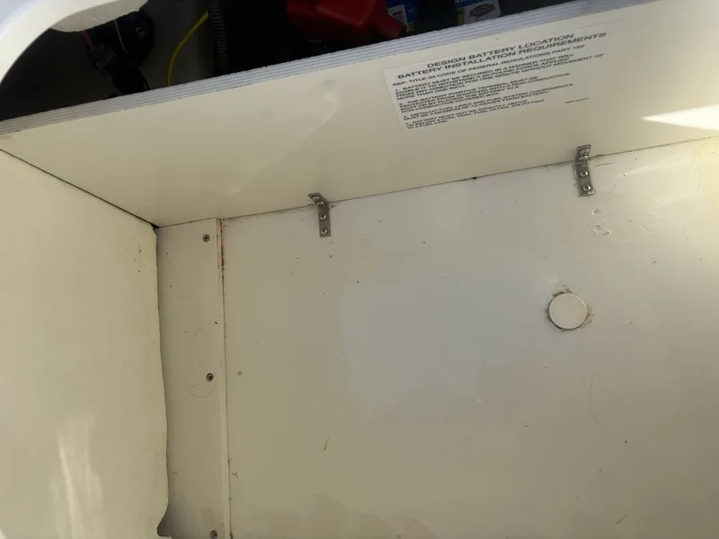 Slide: The Image of Bayliner M17 2023 - 11