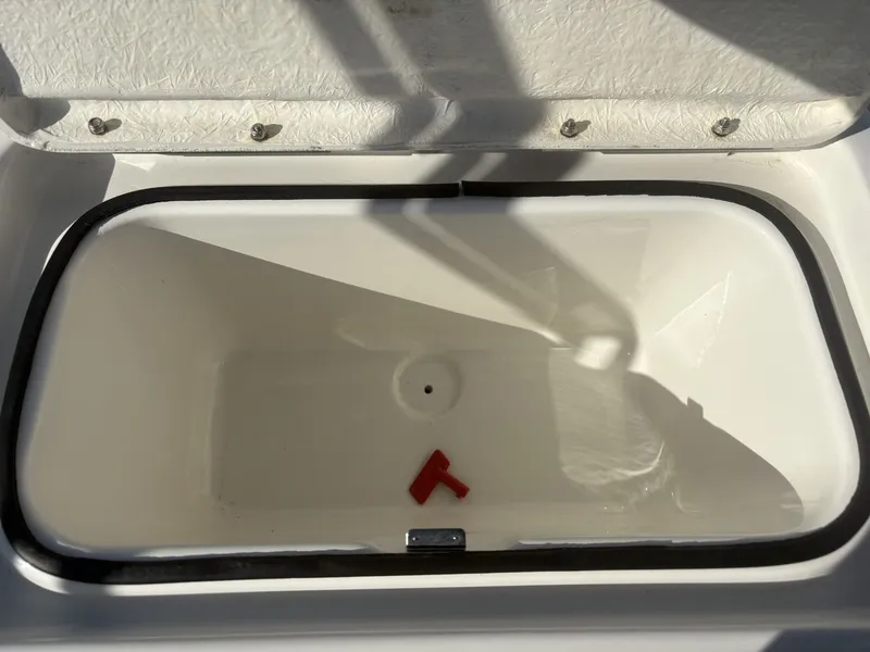 Slide: The Image of Bayliner M17 2023 - 20