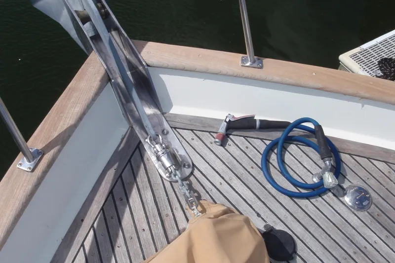 Slide: The Image of 1985 Ocean Alexander Europa - 12