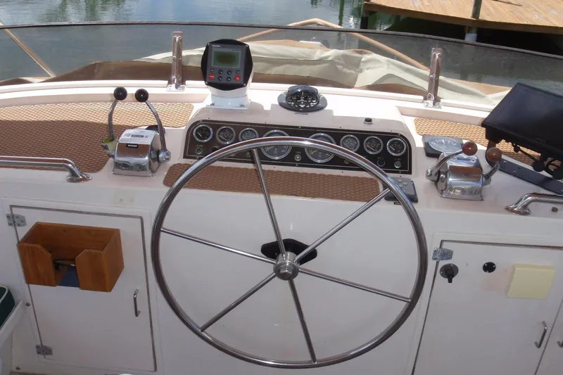 Slide: The Image of 1985 Ocean Alexander Europa Upper Hem - 24