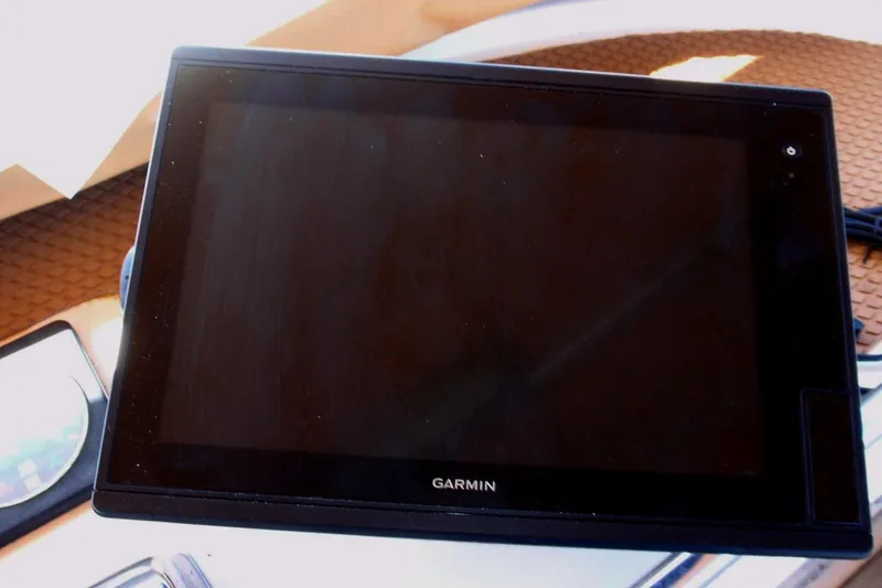 Slide: The Image of 1985 Ocean Alexander Europa Upper Helm Garmin - 26