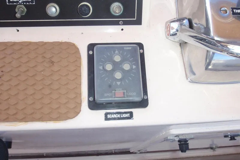 Slide: The Image of 1985 Ocean Alexander Europa Spot Light Controls - 27