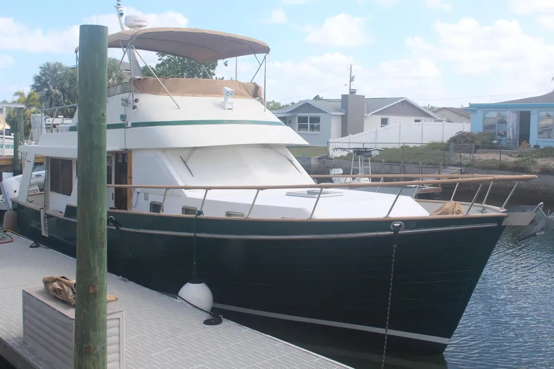 Slide: The Image of 1985 Ocean Alexander Europa Starboard Bow - 3