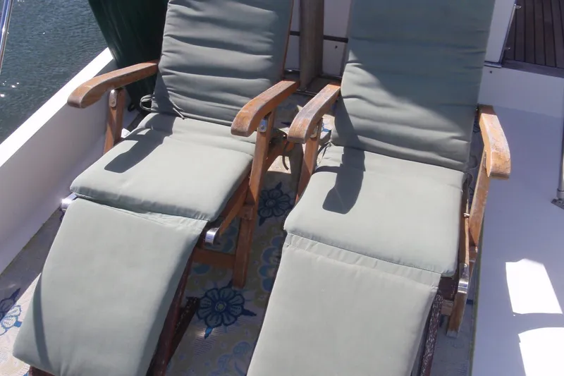 Slide: The Image of 1985 Ocean Alexander Europa Deck Loungers - 31