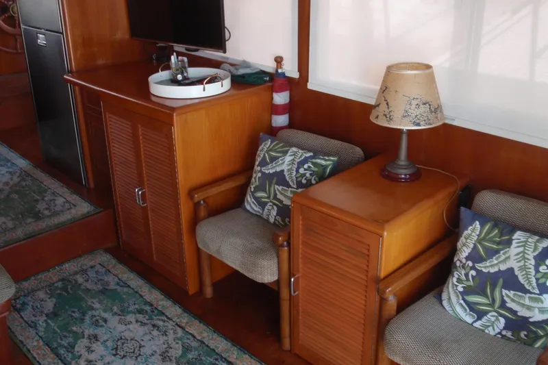 Slide: The Image of 1985 Ocean Alexander Europa Main Salon Seating - 37