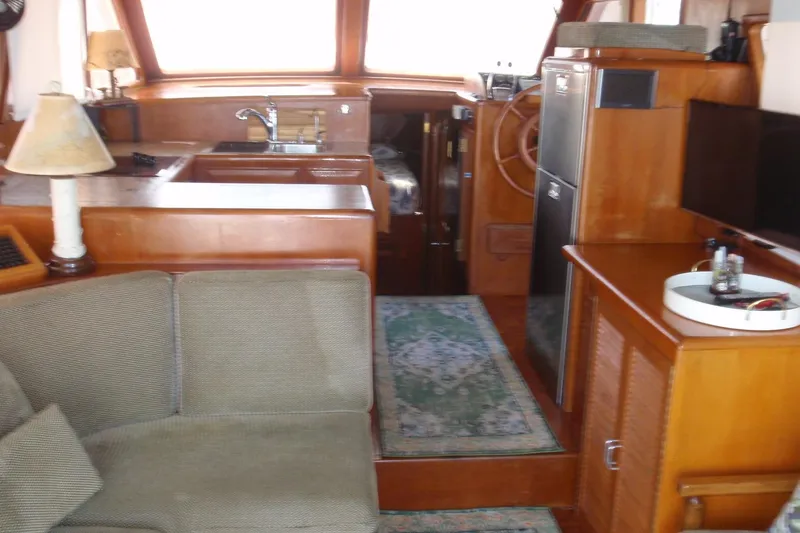 Slide: The Image of 1985 Ocean Alexander Europa Main Salon - 38