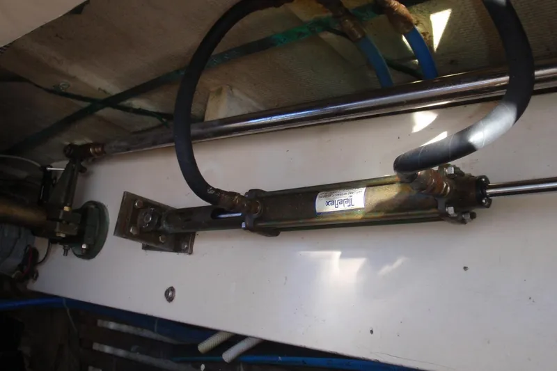 Slide: The Image of 1985 Ocean Alexander Europa Hydraulic Steering Mechanism - 66