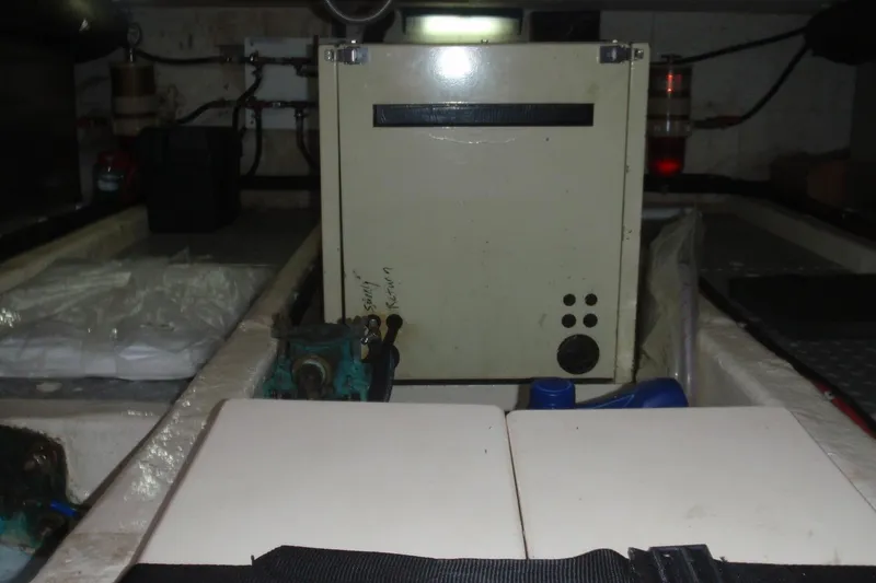 Slide: The Image of 1985 Ocean Alexander Europa Generator - 72