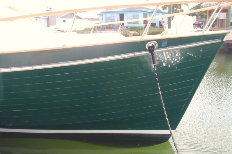 Slide: The Image of 1985 Ocean Alexander Europa Bow - 82