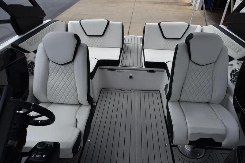 Slide: The Image of 2026 Yamaha Boats 222S interior with luxurious seating and modern design. - 10