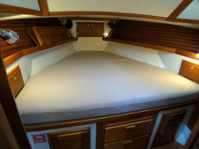 Slide: The Image of 1998 Pacific Seacraft 40 forward cabin - 14