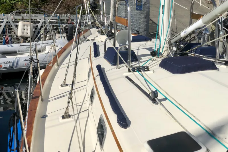 Slide: The Image of 1998 Pacific Seacraft 40 - 2