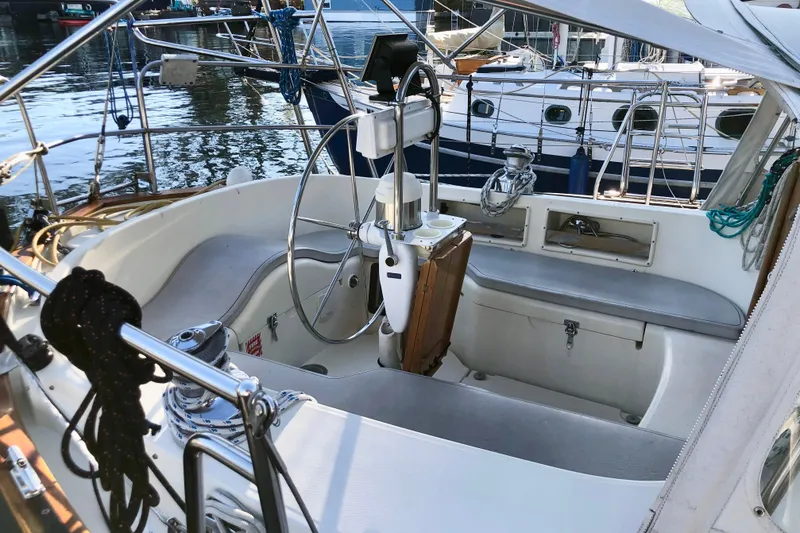Slide: The Image of 1998 Pacific Seacraft 40 - 5