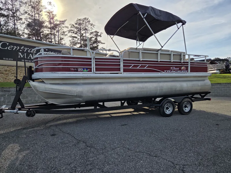 The Image of Sun Tracker Fishin' Barge 20 DLX 2021 - 0