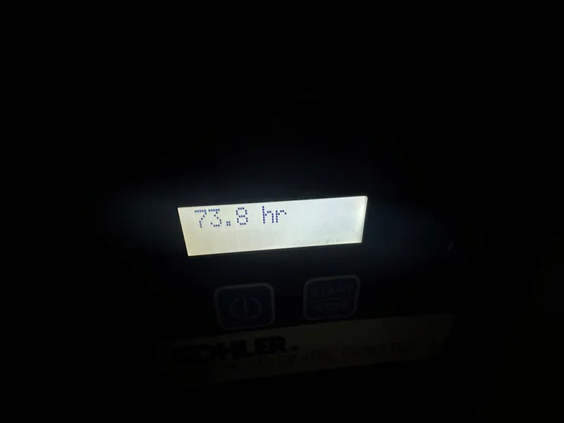 Slide: The Image of Cruisers 380 Express 2016 - 18