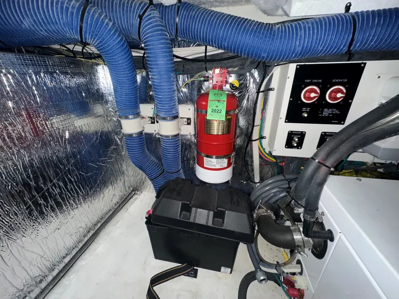 Slide: The Image of Cruisers 380 Express 2016 - 19