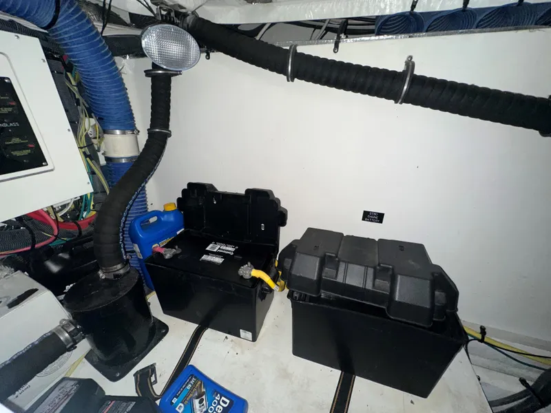 Slide: The Image of Cruisers 380 Express 2016 - 20