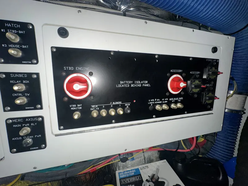 Slide: The Image of Cruisers 380 Express 2016 - 22