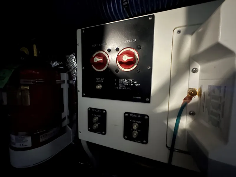 Slide: The Image of Cruisers 380 Express 2016 - 23