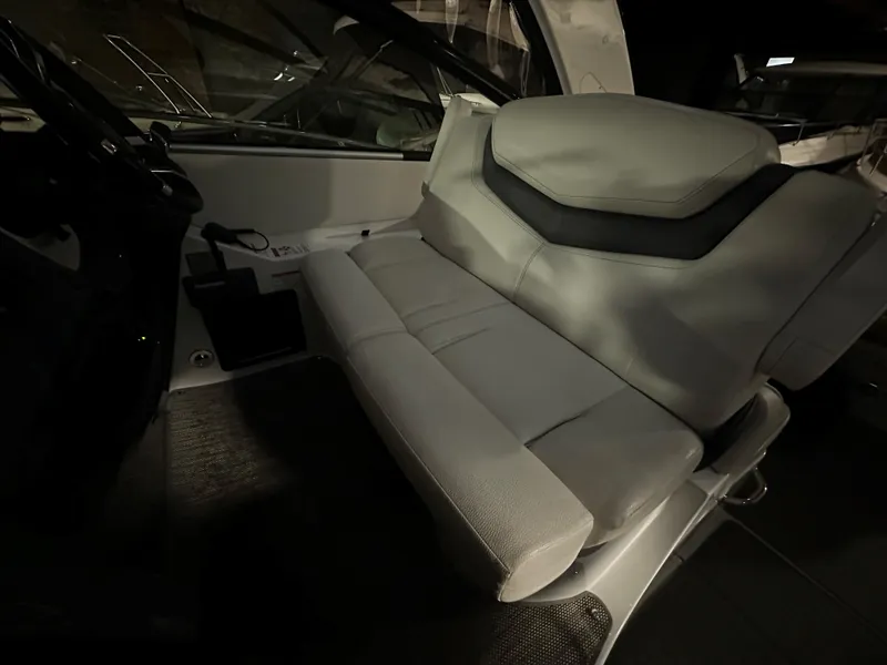 Slide: The Image of Cruisers 380 Express 2016 - 27