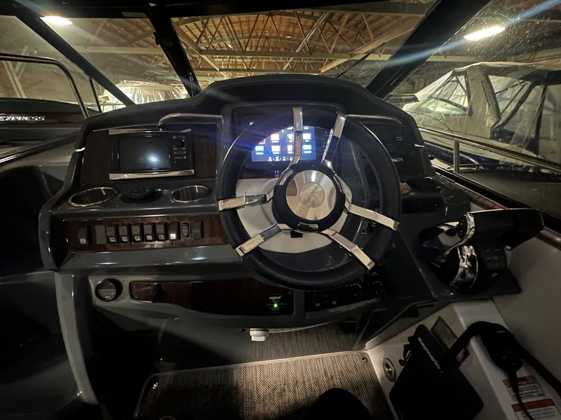 Slide: The Image of Cruisers 380 Express 2016 - 28