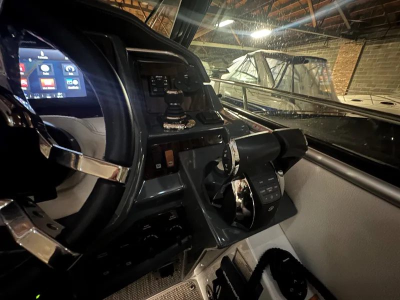 Slide: The Image of Cruisers 380 Express 2016 - 34