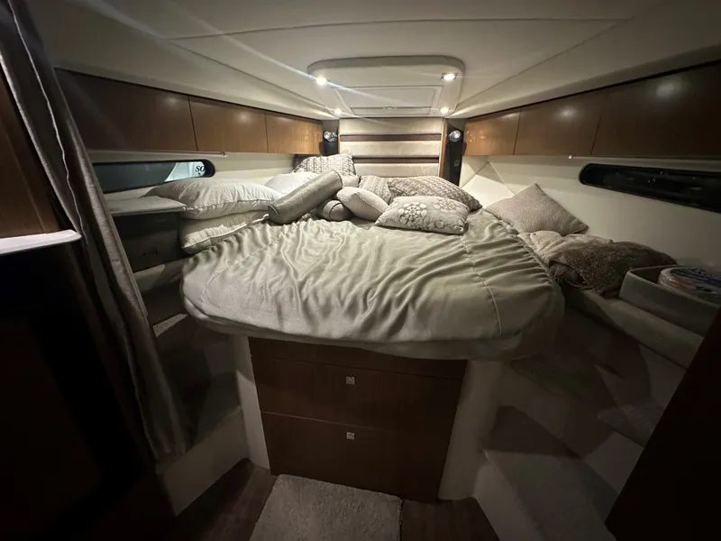 Slide: The Image of Cruisers 380 Express 2016 - 37