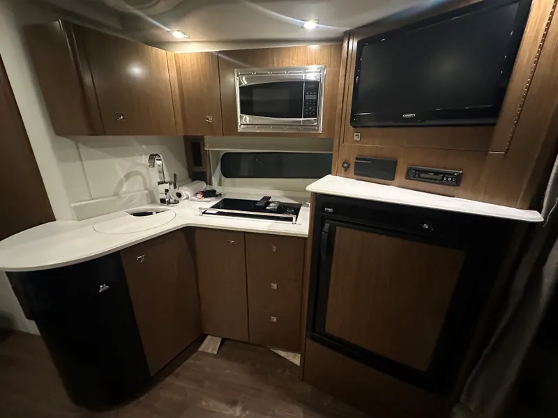 Slide: The Image of Cruisers 380 Express 2016 - 38