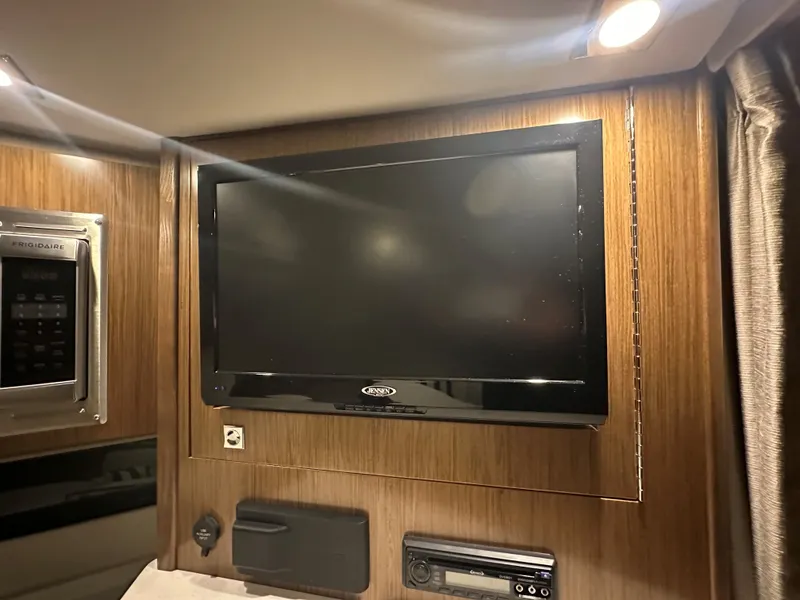 Slide: The Image of Cruisers 380 Express 2016 - 40