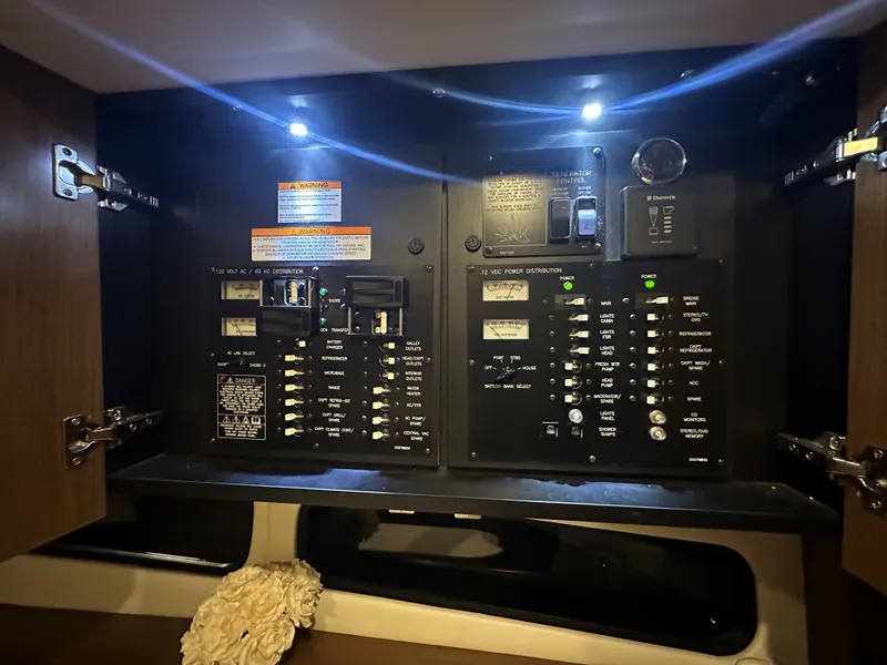 Slide: The Image of Cruisers 380 Express 2016 - 47