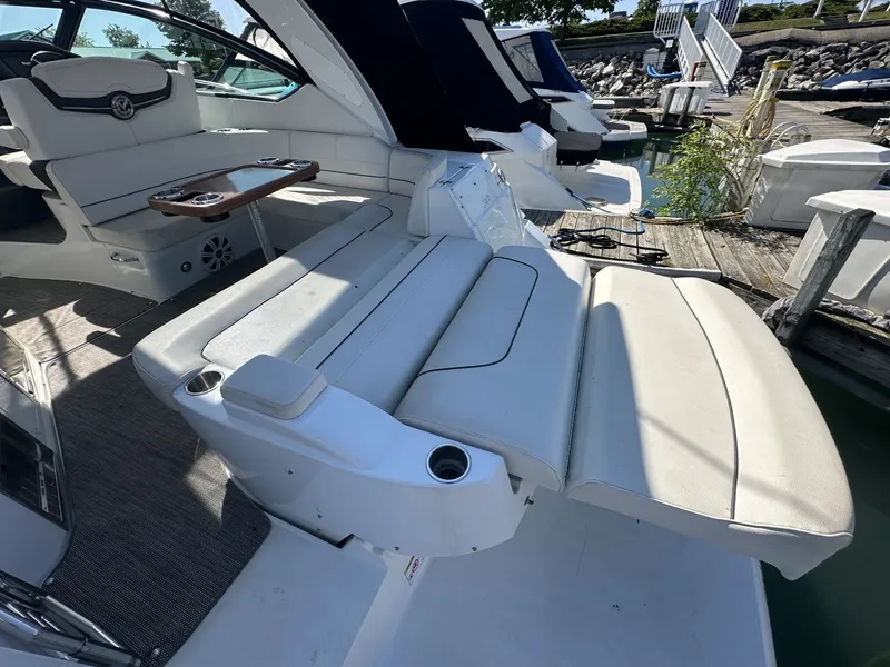 Slide: The Image of Cruisers 380 Express 2016 - 59