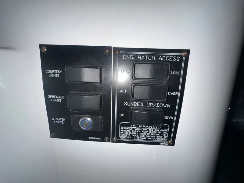 Slide: The Image of Cruisers 380 Express 2016 - 9