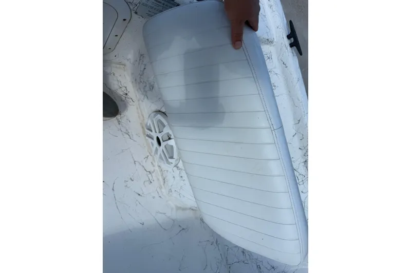 Slide: The Image of White boat seat cushion on a Kenner 1800 VISION, 2004 model. - 22