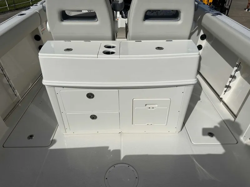 Slide: The Image of Interior of Sailfish 272 CC boat, model year 2026. - 20