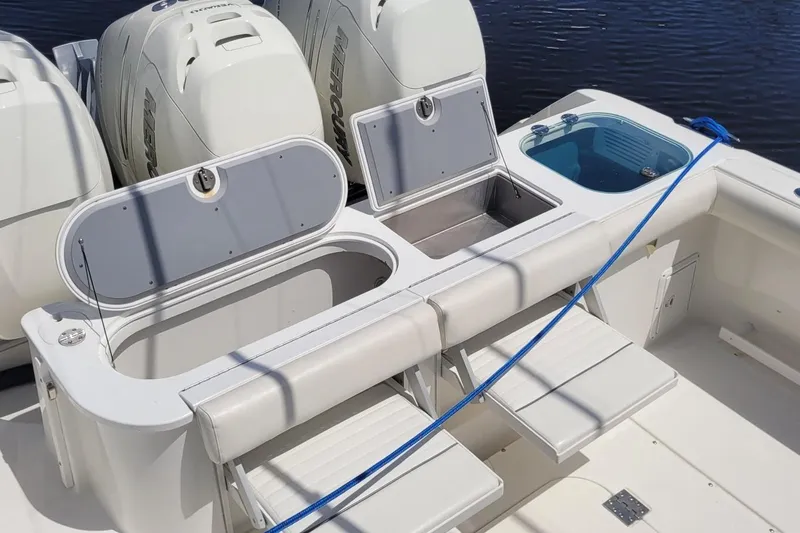 Slide: The Image of Electrical components inside a 2009 Everglades 350 Center Console boat. - 15