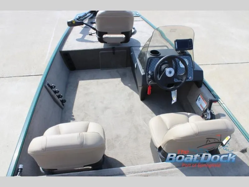 Slide: The Image of Tracker Bass Tracker Classic Limited 2026 - 11