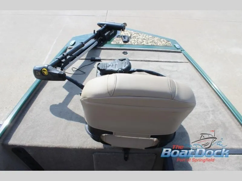 Slide: The Image of Tracker Bass Tracker Classic Limited 2026 - 13