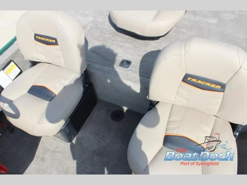 Slide: The Image of Tracker Bass Tracker Classic Limited 2026 - 18