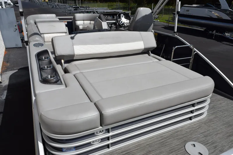 Slide: The Image of 2021 Bennington L 23 Swingback pontoon boat with spacious seating and modern design. - 6