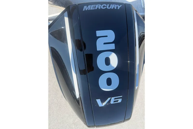 Slide: The Image of Mercury 200 V6 outboard engine on Trifecta 22RFCS3, 2026 model. - 9