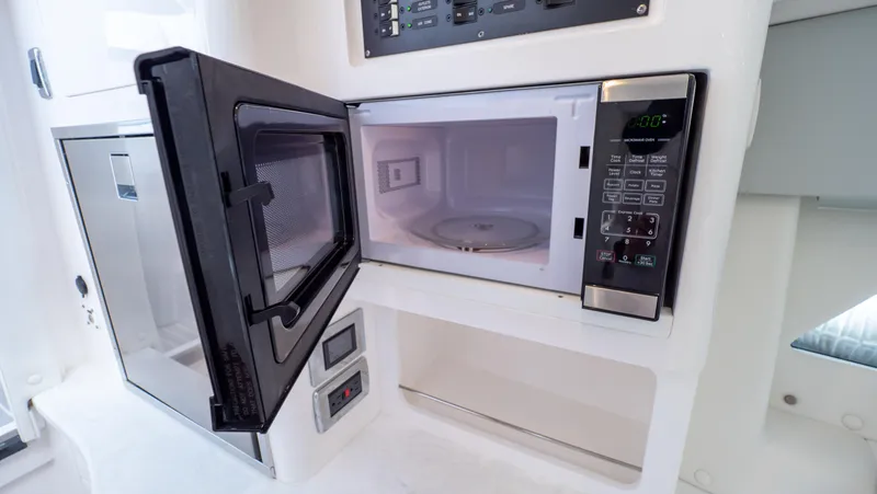 Slide: The Image of Intrepid 345 Valor 2022 - 125