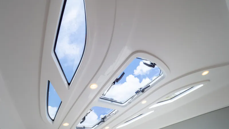 Slide: The Image of Intrepid 345 Valor 2022 - 135