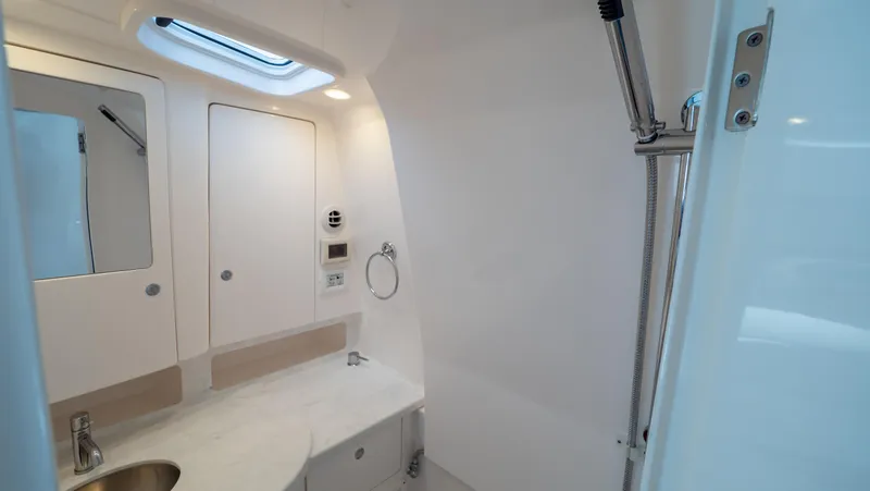 Slide: The Image of Intrepid 345 Valor 2022 - 140