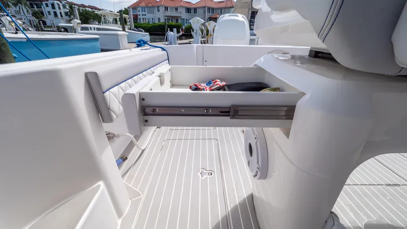 Slide: The Image of Intrepid 345 Valor 2022 - 75