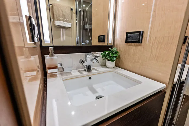 Slide: The Image of Azimut Fly 72 2017 - 124