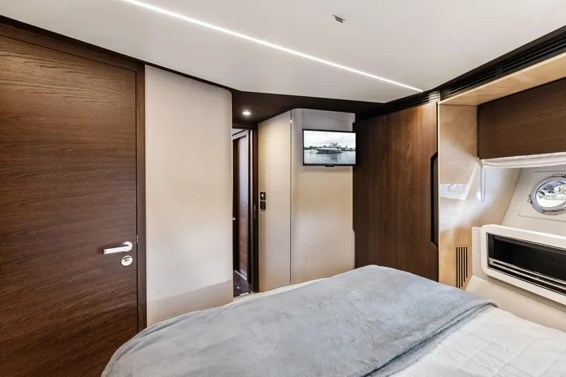Slide: The Image of Luxurious interior of 2017 Azimut Fly 72 yacht bedroom with modern design. - 46